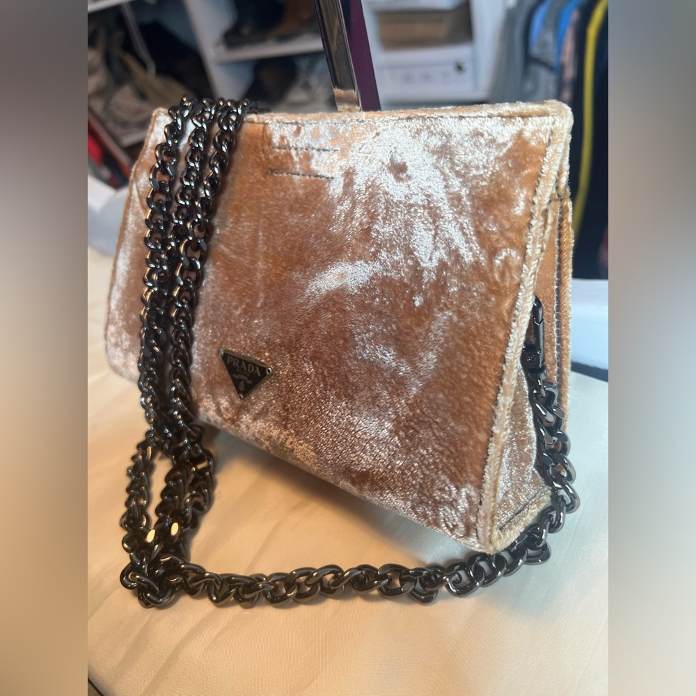 Authentic Prada - Picture 5 of 15